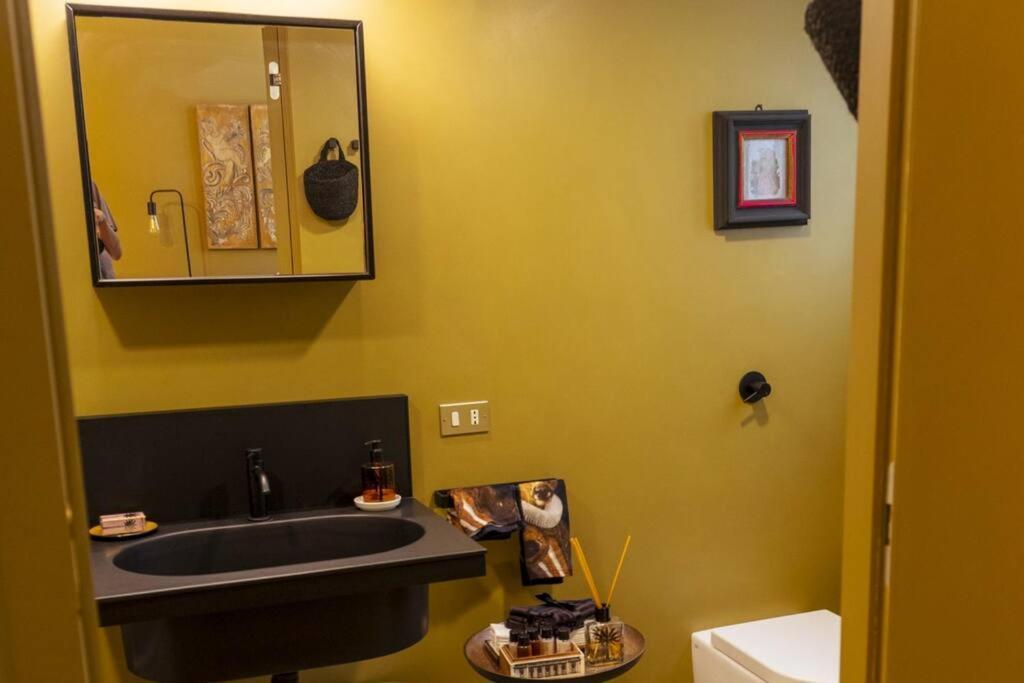 Luxury Bohemian Suite With Private Garden In Milán Exteriér fotografie